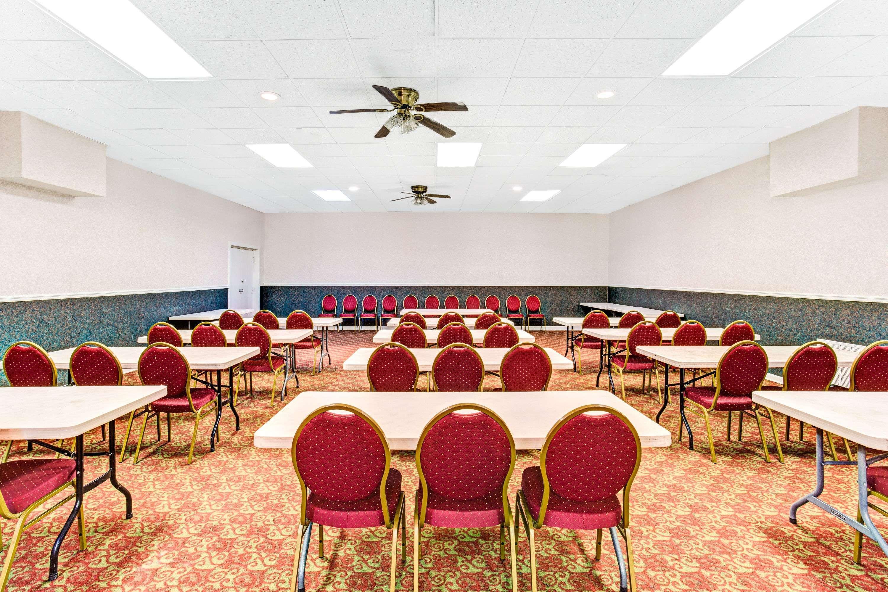 Ramada By Wyndham Murfreesboro Exterior photo