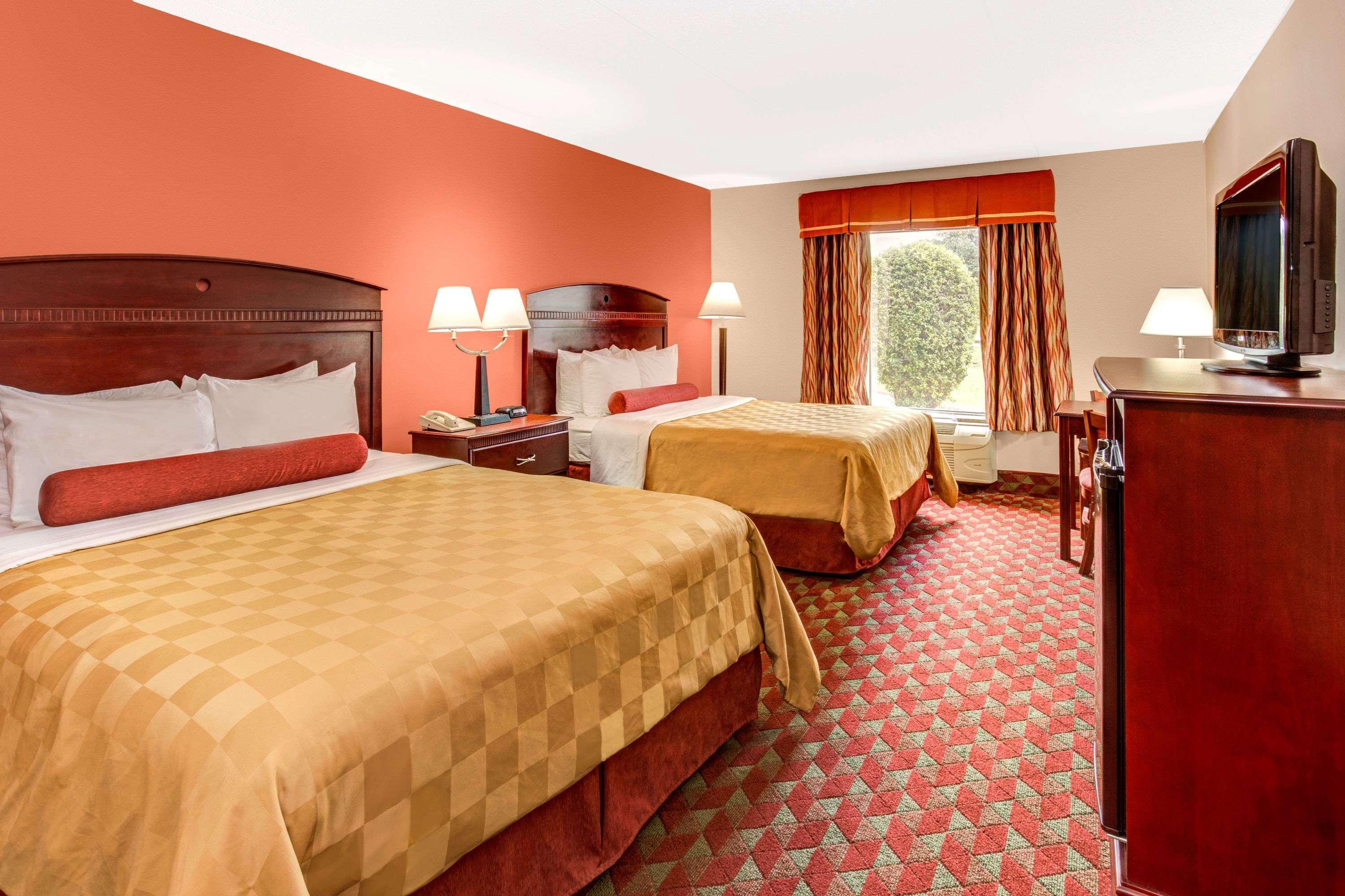 Ramada By Wyndham Murfreesboro Exterior photo