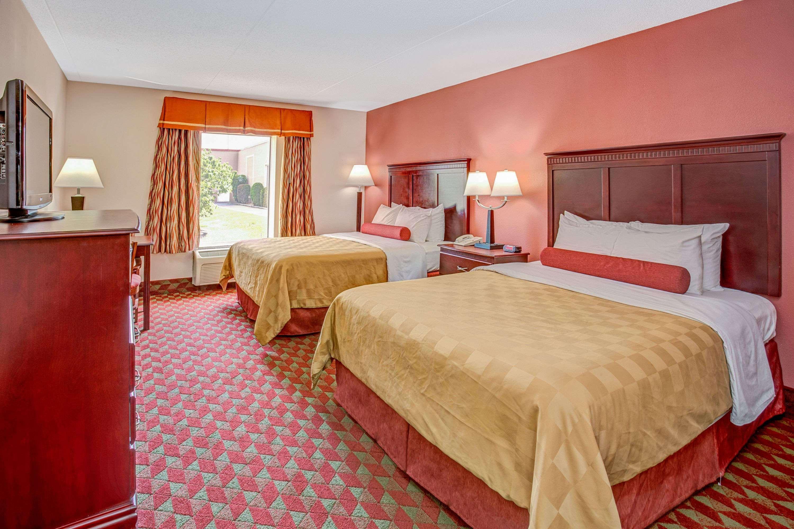 Ramada By Wyndham Murfreesboro Exterior photo